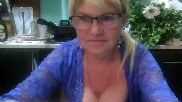 Snapshot of Heidi-Helga chatting on September 23, 2025, 6:37 pm Heidi-Helga online show from September 23, 2025, 6:37 pm