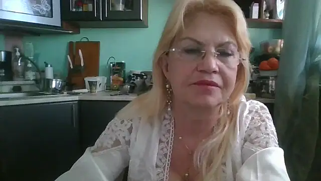 Snapshot of Heidi-Helga chatting on March 20, 2025, 5:24 am Heidi-Helga online show from March 20, 2025, 5:24 am