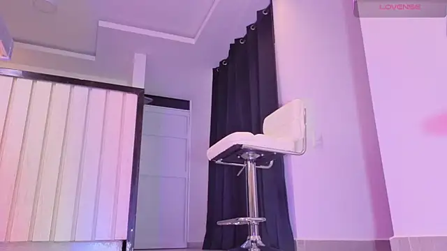 tatiana 10 online show from March 4, 2026, 4:53 am