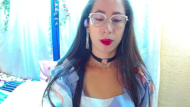 Gia leinn online show from November 5, 2025, 1:47 pm