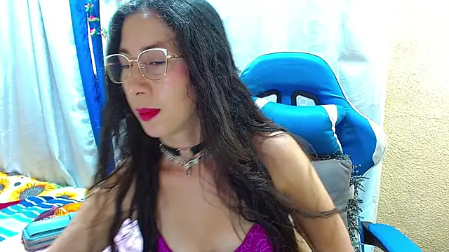 Gia leinn online show from December 19, 2025, 3:03 pm