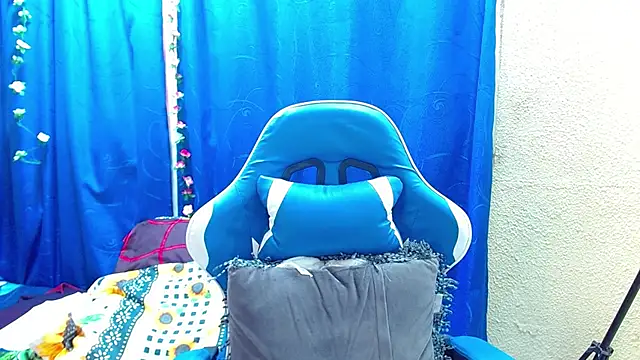 Gia leinn online show from April 13, 2026, 9:30 pm