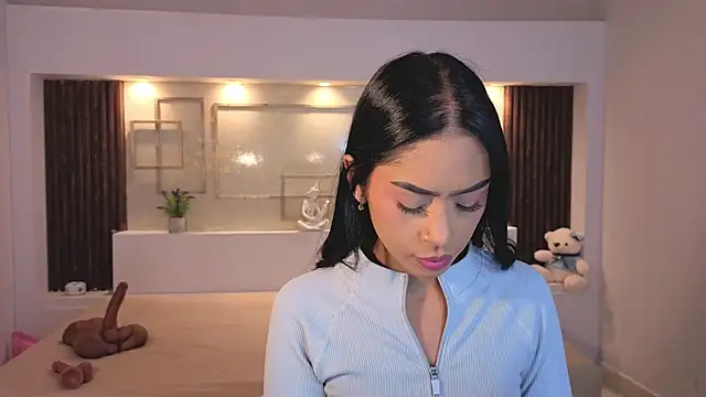 ChloeMoon9 online show from October 27, 2025, 12:39 pm