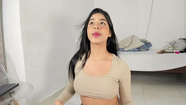 flor herrera01 online show from March 20, 2025, 6:08 am