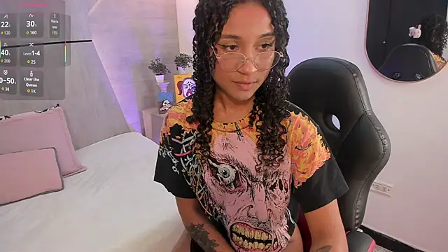 Layla Clarke online show from January 10, 2026, 3:46 am