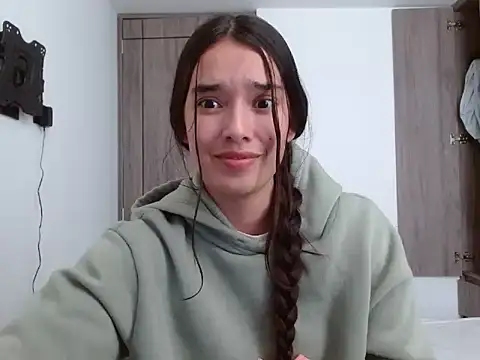  luna 777 online show from April 16, 2026, 10:01 pm