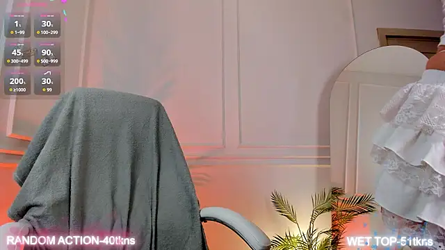 luna joy  online show from March 13, 2026, 1:49 pm