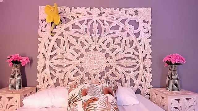 AnnieGibbyns online show from February 15, 2026, 8:19 pm