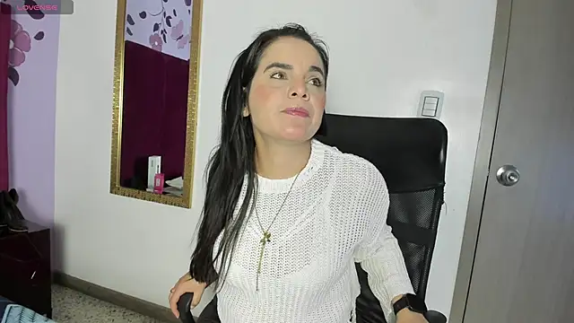 laura hotties online show from February 5, 2026, 1:29 pm