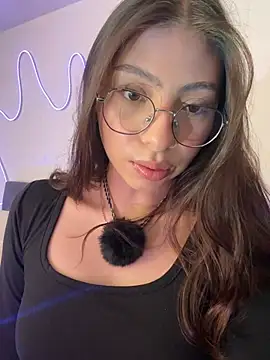 Dirty-Bunnyyy online show from July 7, 2026, 5:21 am