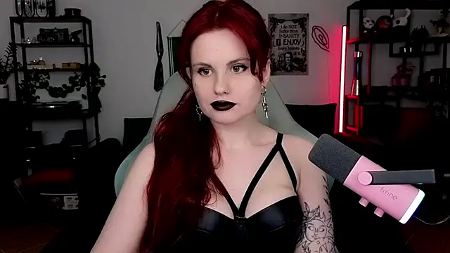 Snapshot of Della_Ideal chatting on May 31, 2026, 5:29 pm Della Ideal online show from May 31, 2026, 5:29 pm