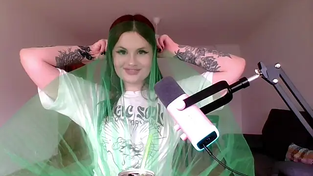 Della Ideal online show from March 17, 2025, 3:18 pm