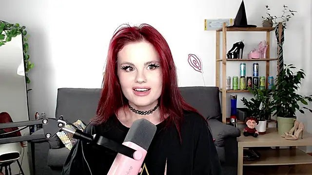 Della Ideal online show from September 17, 2025, 5:26 pm