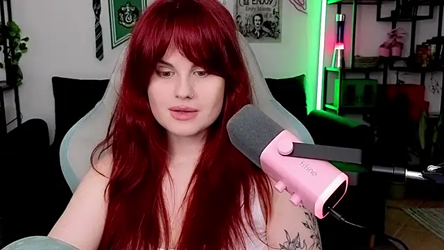 Snapshot of Della_Ideal chatting on May 3, 2026, 5:38 pm Della Ideal online show from May 3, 2026, 5:38 pm
