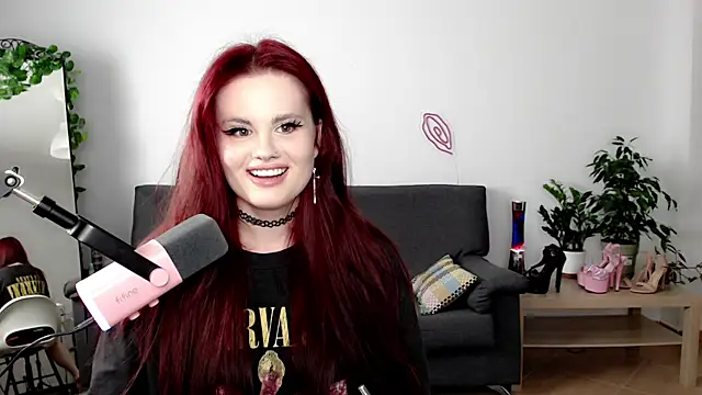 Della Ideal online show from September 13, 2025, 5:13 pm