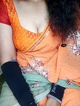 Snapshot of geetha_telugu_kan277 chatting on March 7, 2025, 10:54 pm geetha telugu kan277 online show from March 7, 2025, 10:54 pm