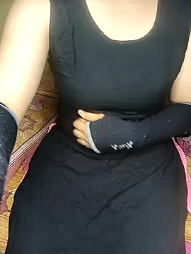 Snapshot of geetha_telugu_kan277 chatting on October 6, 2025, 5:13 pm geetha telugu kan277 online show from October 6, 2025, 5:13 pm