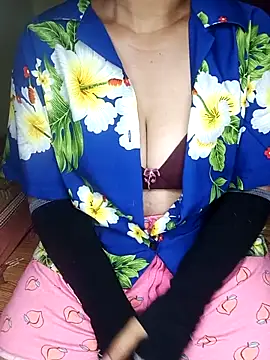 Snapshot of geetha_telugu_kan277 chatting on September 16, 2025, 5:41 am geetha telugu kan277 online show from September 16, 2025, 5:41 am