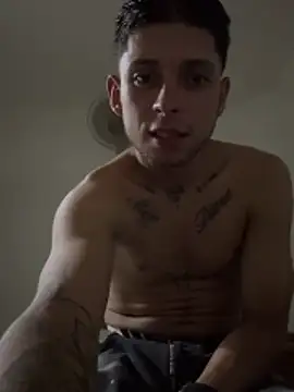 Snapshot of Cristopher1112 chatting on February 1, 2026, 8:01 am Cristopher1112 online show from February 1, 2026, 8:01 am