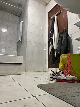 rogerdik76 online show from February 25, 2026, 6:13 am