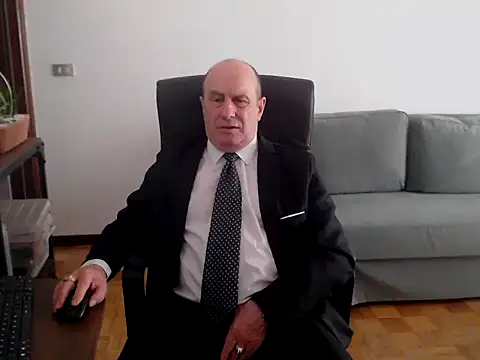 Snapshot of masterboy50 chatting on July 4, 2026, 6:01 pm masterboy50 online show from July 4, 2026, 6:01 pm