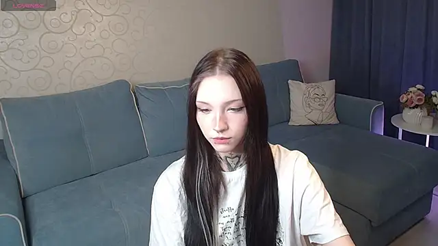 mefwhore online show from December 22, 2025, 2:06 pm