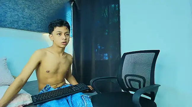Snapshot of Dante_bre chatting on February 26, 2025, 4:38 pm Dante bre online show from February 26, 2025, 4:38 pm