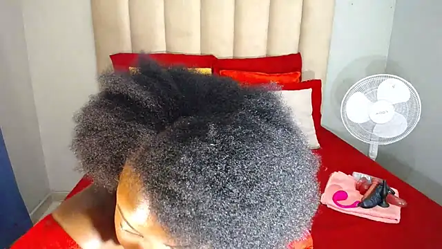 SEXYASSTINAXXX online show from February 21, 2026, 7:43 am