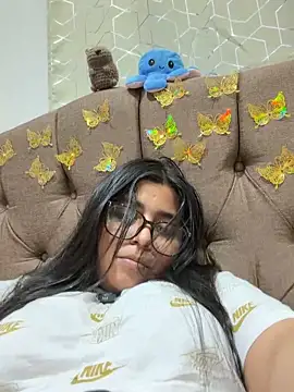 Snapshot of virginbrunette99 chatting on February 18, 2026, 7:06 am virginbrunette99 online show from February 18, 2026, 7:06 am