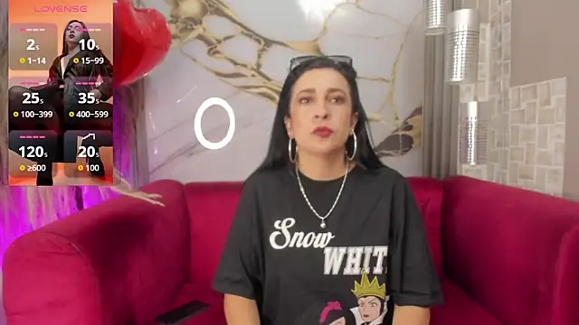 Bella williamss  online show from February 18, 2026, 7:32 pm