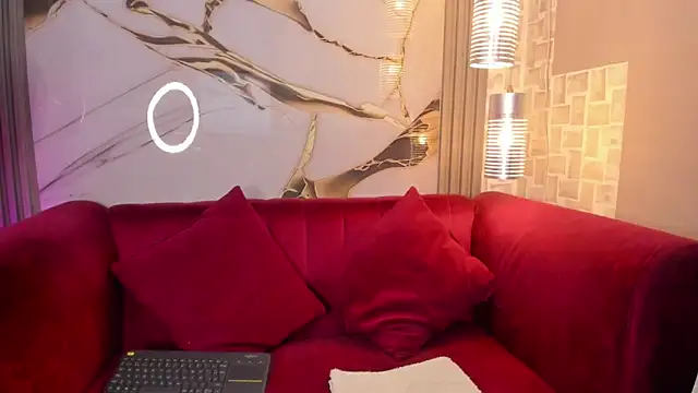 Bella williamss  online show from November 10, 2025, 7:41 pm