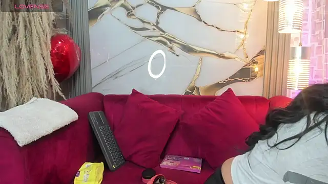 Bella williamss  online show from December 17, 2025, 7:41 pm