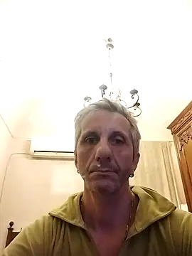 Snapshot of maxdaddy690 chatting on March 14, 2025, 1:46 pm maxdaddy690 online show from March 14, 2025, 1:46 pm