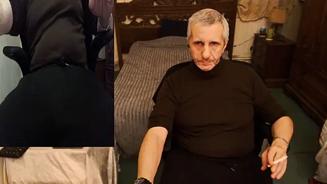 Snapshot of maxdaddy690 chatting on November 5, 2025, 10:13 pm maxdaddy690 online show from November 5, 2025, 10:13 pm