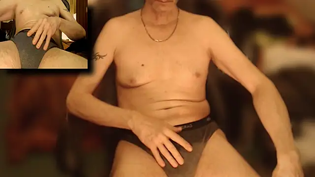 Snapshot of maxdaddy690 chatting on March 14, 2025, 1:48 am maxdaddy690 online show from March 14, 2025, 1:48 am