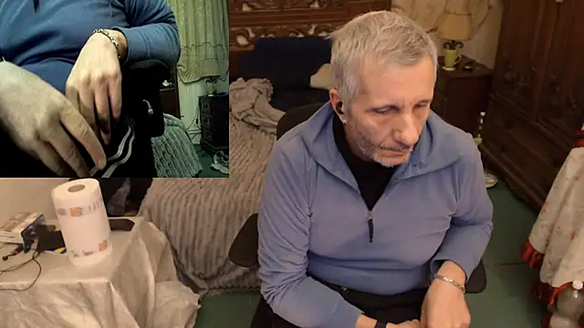 Snapshot of maxdaddy690 chatting on November 29, 2025, 10:54 pm maxdaddy690 online show from November 29, 2025, 10:54 pm