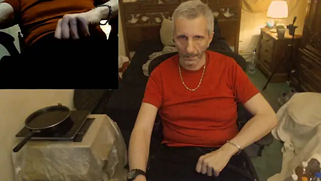 Snapshot of maxdaddy690 chatting on March 12, 2026, 12:27 am maxdaddy690 online show from March 12, 2026, 12:27 am