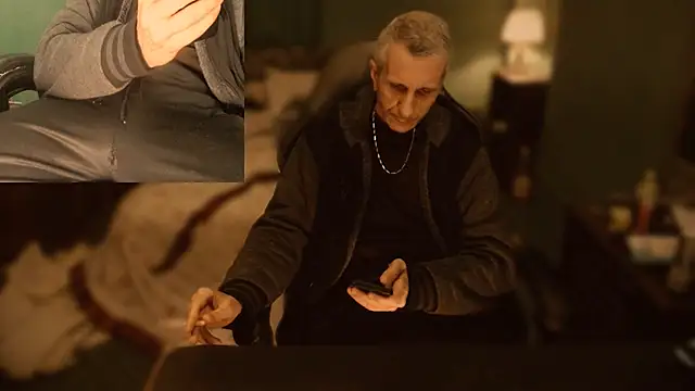 Snapshot of maxdaddy690 chatting on December 23, 2024, 9:18 pm maxdaddy690 online show from December 23, 2024, 9:18 pm