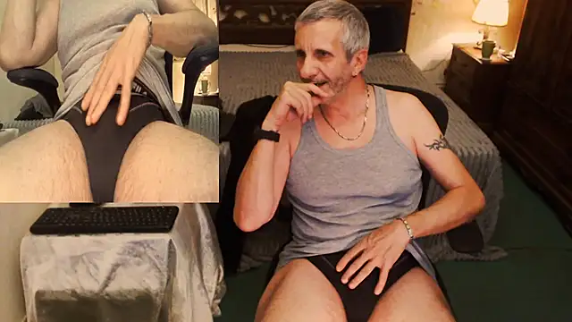 Snapshot of maxdaddy690 chatting on September 19, 2025, 9:19 pm maxdaddy690 online show from September 19, 2025, 9:19 pm