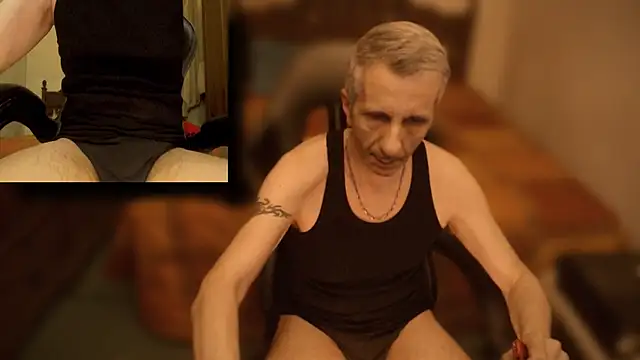 Snapshot of maxdaddy690 chatting on March 1, 2025, 9:04 pm maxdaddy690 online show from March 1, 2025, 9:04 pm