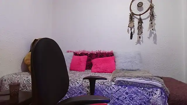 Victoria Lover online show from October 5, 2025, 3:19 am