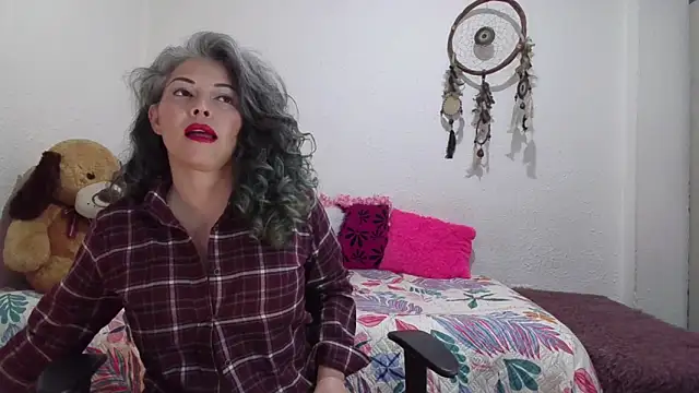 Victoria Lover online show from October 22, 2025, 3:39 am