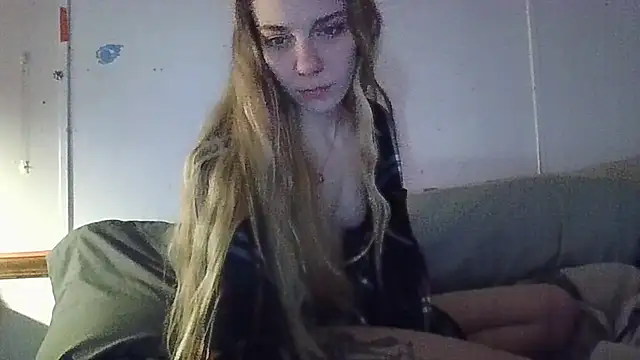 Snapshot of qtkayyzzxoxo chatting on March 17, 2025, 7:37 pm qtkayyzzxoxo online show from March 17, 2025, 7:37 pm