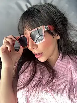 Snapshot of OhPolie_ chatting on March 18, 2025, 9:21 pm OhPolie online show from March 18, 2025, 9:21 pm