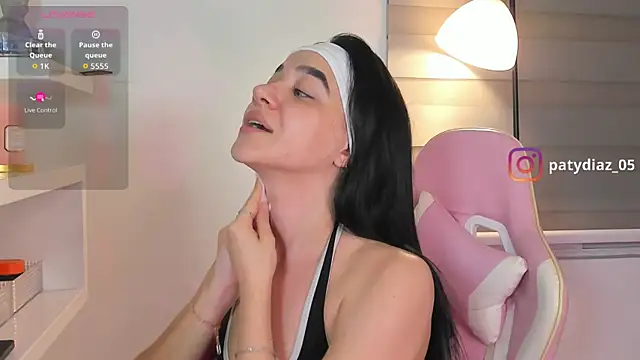 MiiaParker6972 online show from May 16, 2026, 2:10 am