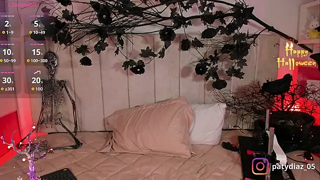 MiiaParker6972 online show from October 26, 2025, 10:43 pm