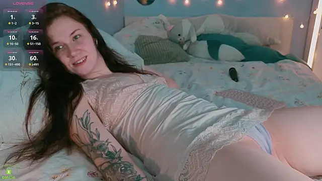 Erytheia online show from November 23, 2025, 9:19 am