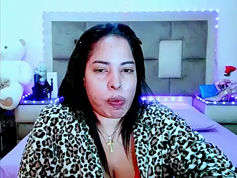 Snapshot of indiantopaz694u chatting on July 17, 2026, 5:59 am indiantopaz694u online show from July 17, 2026, 5:59 am