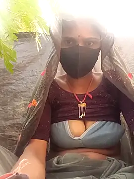 Snapshot of Chhavi_Chadha chatting on December 15, 2025, 7:03 am Chhavi Chadha online show from December 15, 2025, 7:03 am