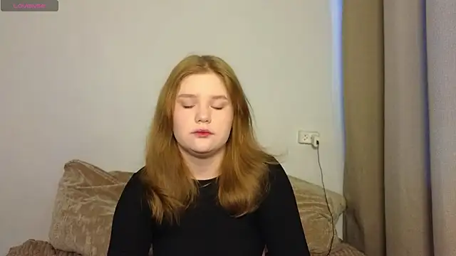 Snapshot of LaseyMoon chatting on February 22, 2026, 4:48 am LaseyMoon online show from February 22, 2026, 4:48 am